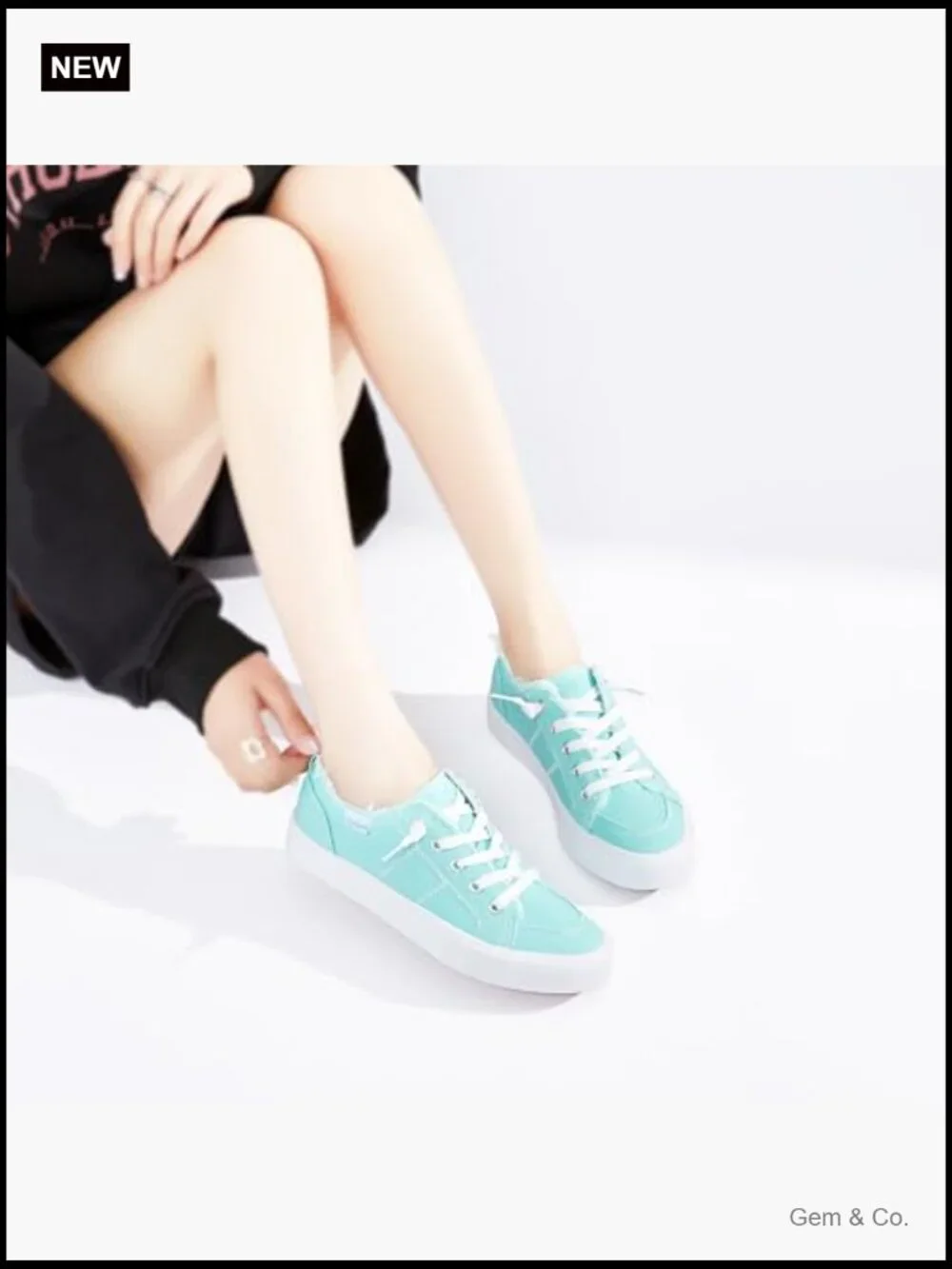 Women's Slip On Canvas Sneakers - Low Top Fashion Sneakers